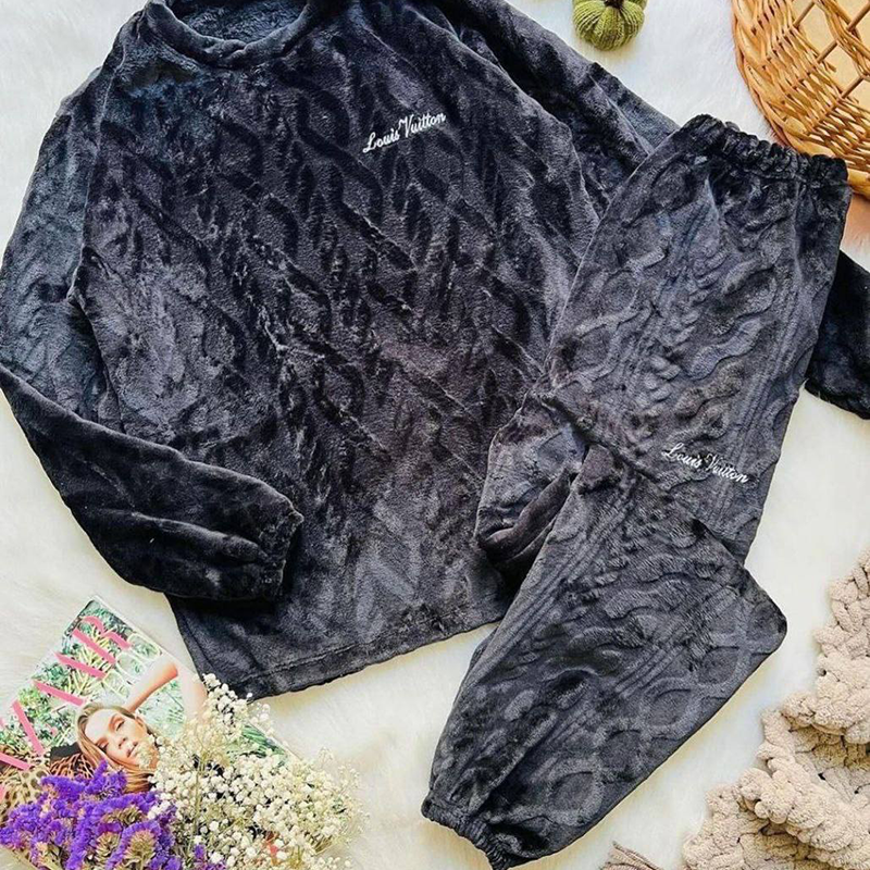 ست مخمل بلوز و شلوار مارپیچ (پک6 عددی)