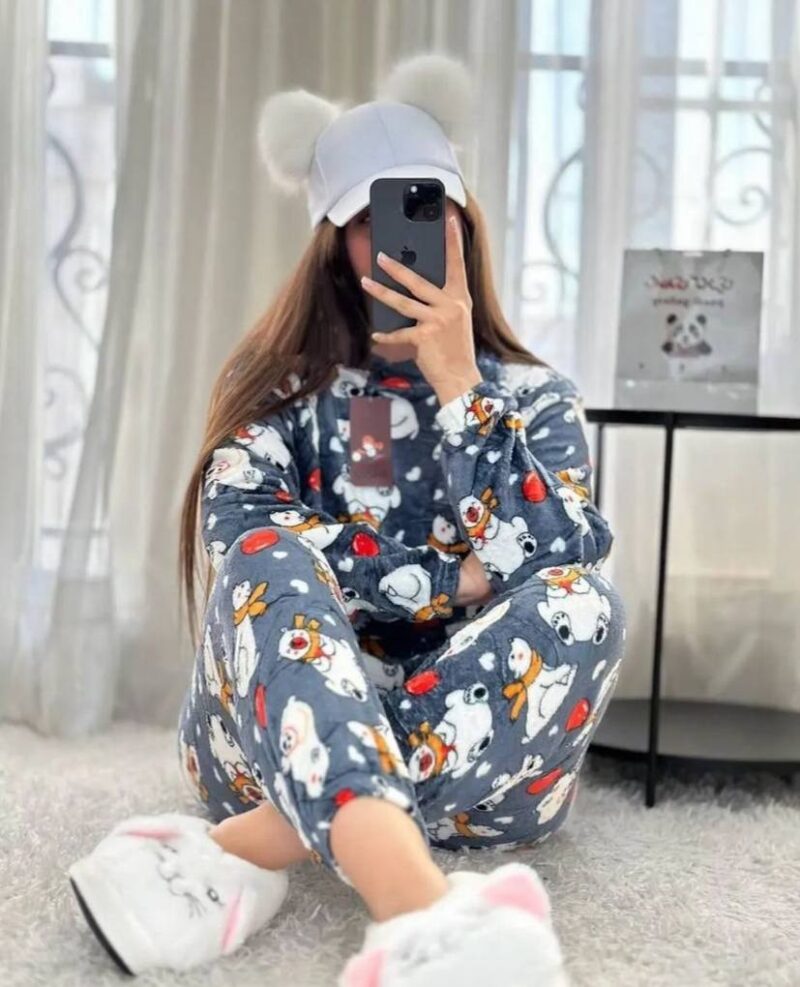 ست مخمل بلوز و شلوار استیکری (پک 6 عددی)