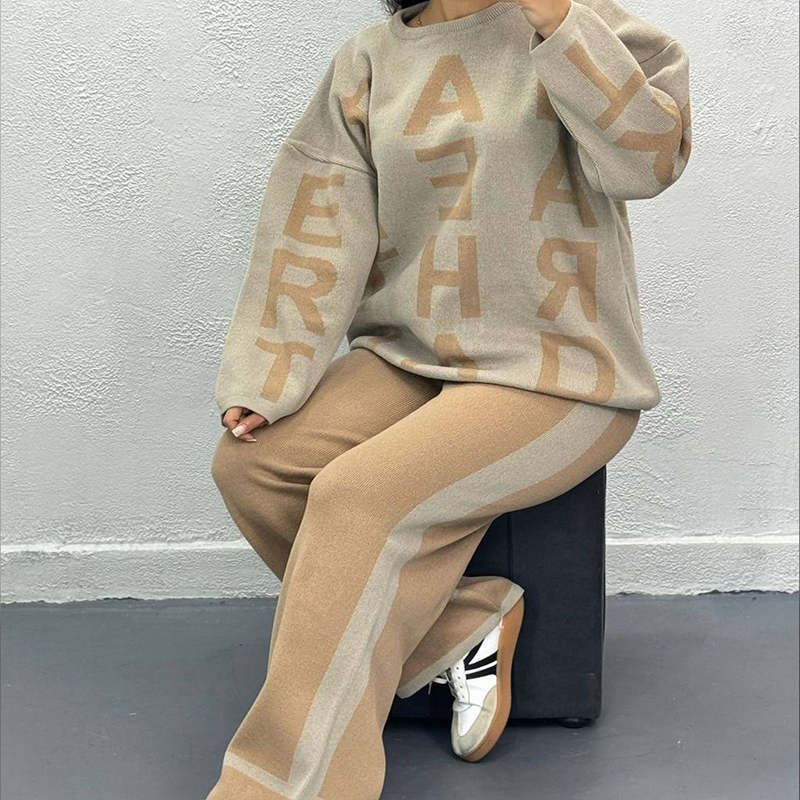 ست بلوز و شلوار بافت حروف انگلیسی (پک 4 عددی)